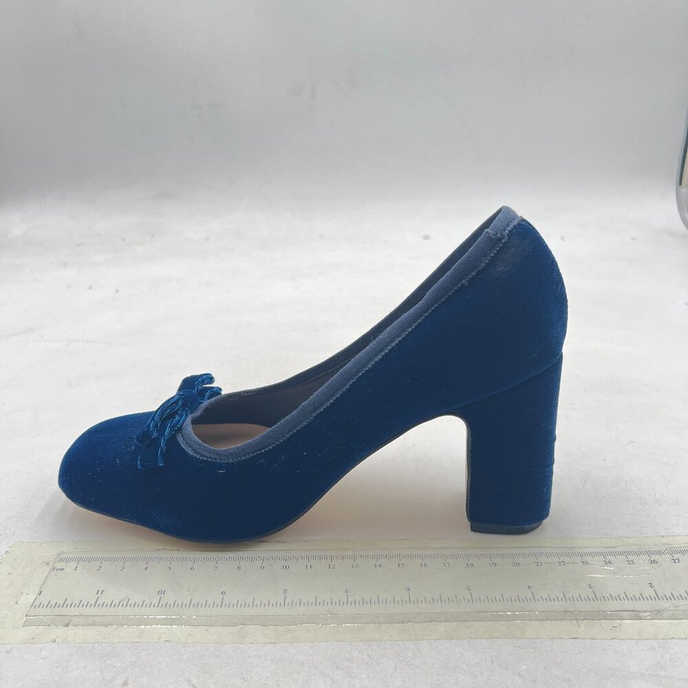 Chic Navy Suede Block Heel Pumps with Bow Accent - Picture 2 of 8